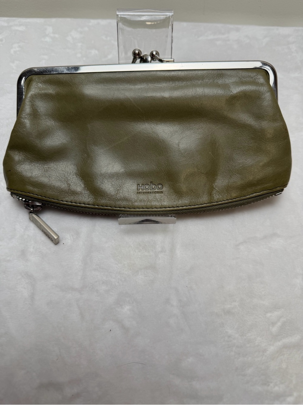 HOBO Millie Frame Bottom Zip Kiss Lock Leather Clutch Wallet Organizer in Moss